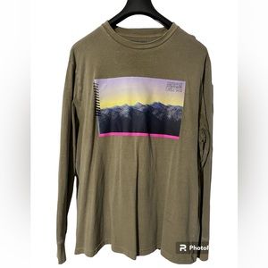 American Eagle 🦅 long sleeve shirt